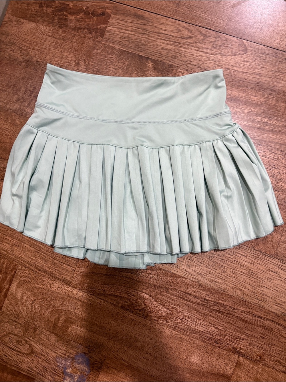 GoldHinge Pleated Tennis Skirt. Small. Light green